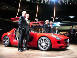 Illustration for article titled 2010 Mercedes SLS AMG: Live Photos!